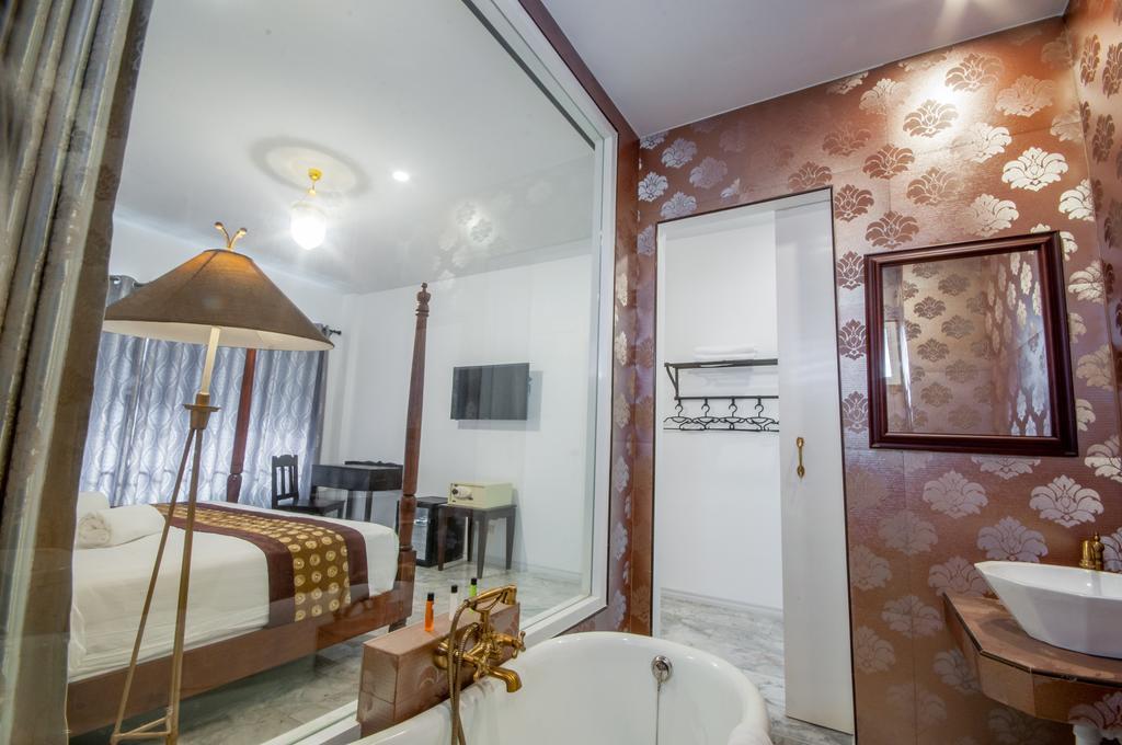 Dharasom' S Colonial House Hotell Bangkok Exteriör bild