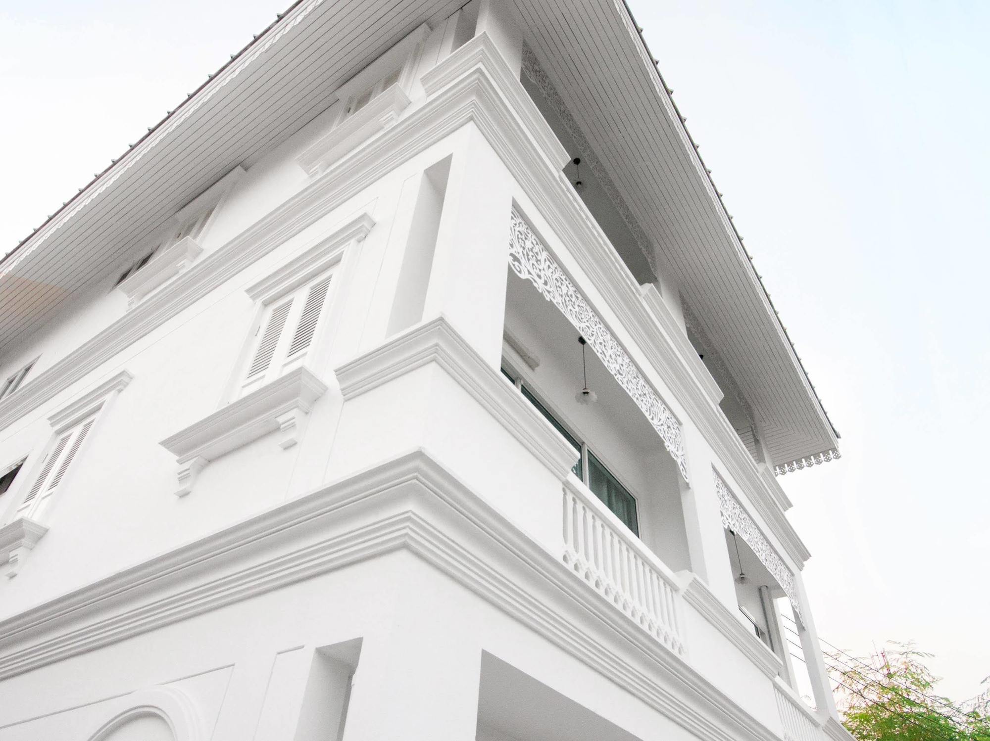 Dharasom' S Colonial House Hotell Bangkok Exteriör bild