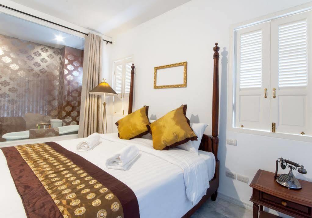 Dharasom' S Colonial House Hotell Bangkok Exteriör bild